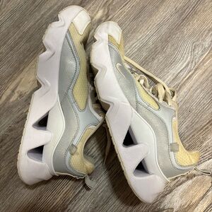 Women’s Nike Ryz 365 2 - 9